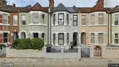 Apartments for rent in London N4 - Photo from Google Street View