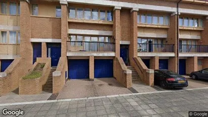 Apartments for rent in Milton Keynes - Buckinghamshire - Photo from Google Street View