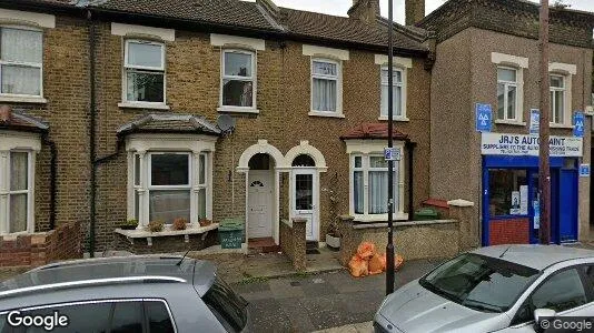 Apartments for rent in London SW20 - Photo from Google Street View