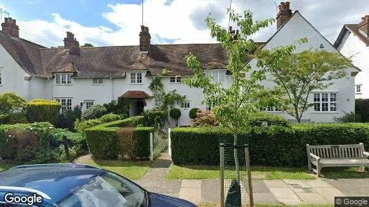 Rooms for rent in London NW11 - Photo from Google Street View