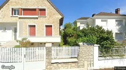 Apartments for rent in Boulogne-Billancourt - Photo from Google Street View