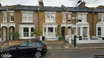 Rooms for rent in London W12 - Photo from Google Street View