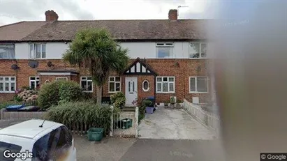 Apartments for rent in New Malden - Surrey - Photo from Google Street View