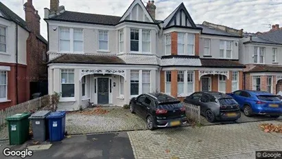 Apartments for rent in London N3 - Photo from Google Street View Apartments for rent in London N3 - Photo from Google Street View