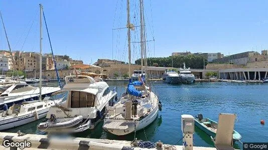 Apartments for rent in L-Isla - Photo from Google Street View