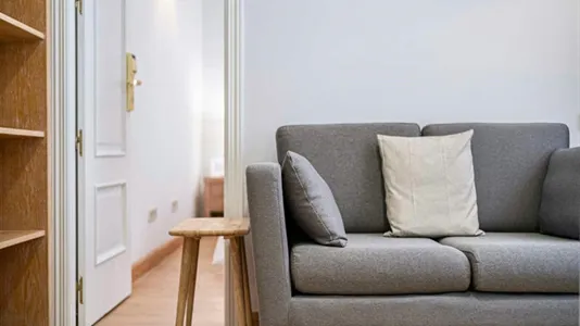 Rooms in Madrid Centro - photo 8