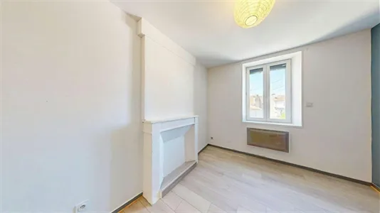 Houses in Angoulême - photo 1