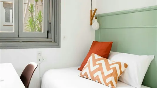 Rooms in Madrid Centro - photo 7