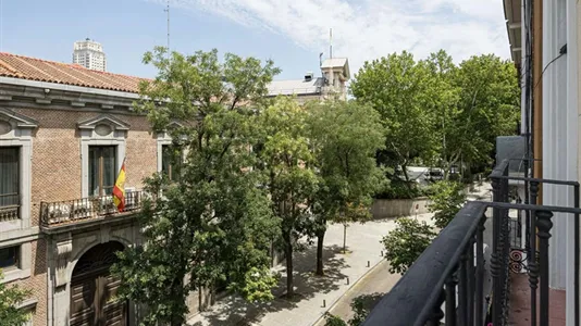 Rooms in Madrid Centro - photo 10