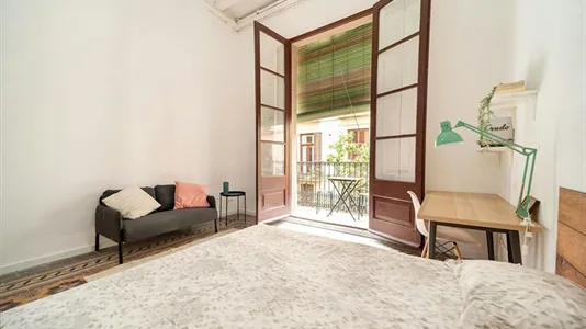 Rooms in Barcelona Ciutat Vella - photo 6
