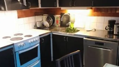 Ljus och glamorös etagetakvåning i Bandhagen med naturnära utsikt!