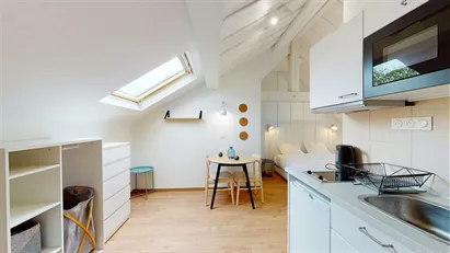 Room for rent in Boulogne-Billancourt, Île-de-France