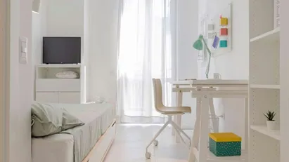 Room for rent in Milano Zona 5 - Vigentino, Chiaravalle, Gratosoglio, Milan