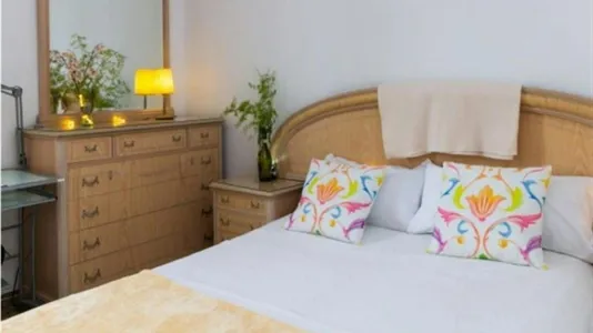 Rooms in Barcelona Ciutat Vella - photo 6