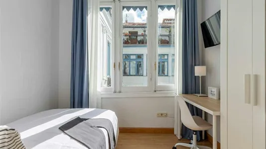 Rooms in Madrid Centro - photo 10