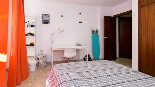 Rooms in Granada - photo 1