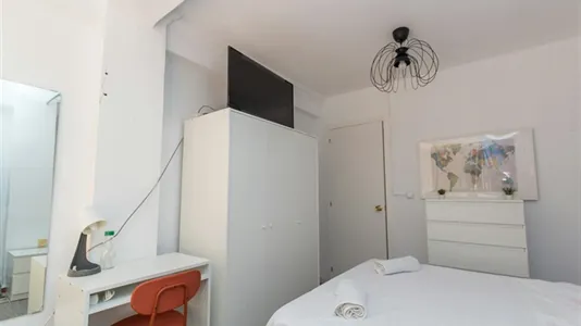 Rooms in Málaga - photo 5