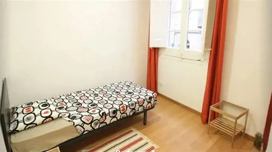 Rooms in Barcelona Ciutat Vella - photo 2