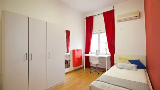 Rooms in Madrid Chamberí - photo 4