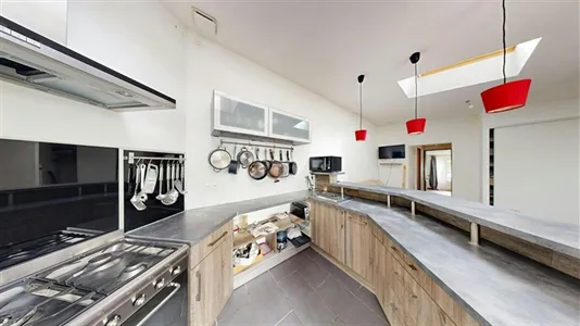 Houses in Nantes - photo 5