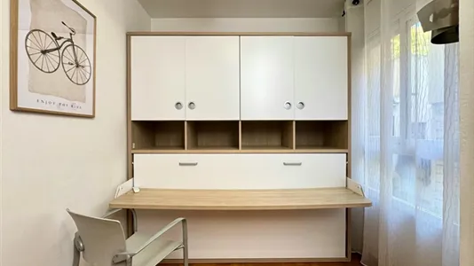 Rooms in Barcelona Eixample - photo 5