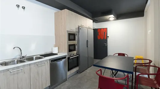 Rooms in Madrid Centro - photo 8