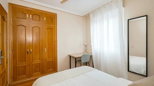 Rooms in Madrid Hortaleza - photo 3