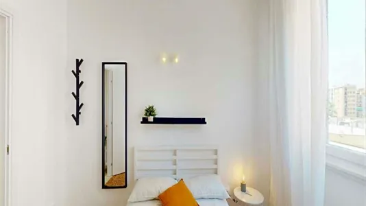 Rooms in Milano Zona 8 - Fiera, Gallaratese, Quarto Oggiaro - photo 1