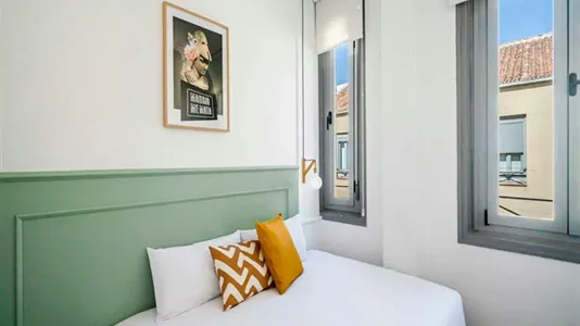 Rooms in Madrid Centro - photo 9