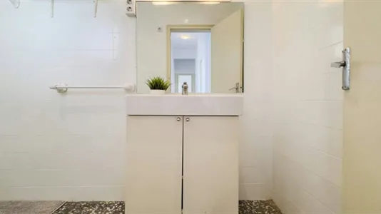 Rooms in Barcelona Eixample - photo 5