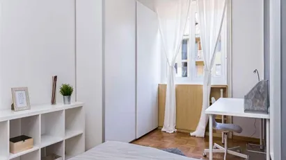 Room for rent in Milano Zona 6 - Barona, Lorenteggio, Milan Room for rent in Milano Zona 6 - Barona, Lorenteggio, Milan