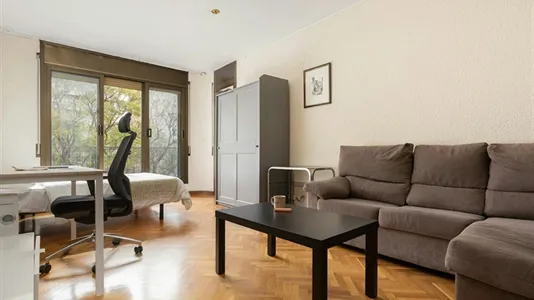 Rooms in Barcelona Les Corts - photo 2