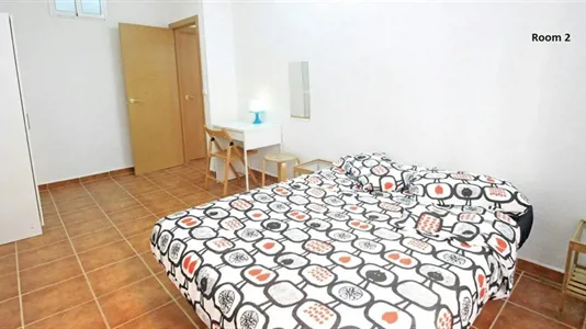 Rooms in Barcelona Ciutat Vella - photo 2