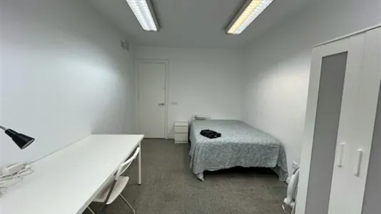 Rooms in Barcelona Eixample - photo 3