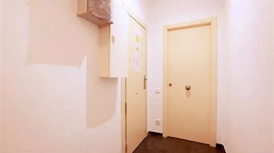 Rooms in Barcelona Ciutat Vella - photo 10