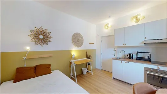 Rooms in Saint-Julien-en-Genevois - photo 1