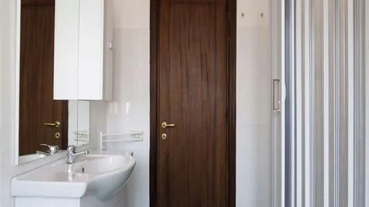 Rooms in Milano Zona 2 - Stazione Centrale, Gorla, Turro, Greco, Crescenzago - photo 10