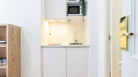 Rooms in Madrid Centro - photo 7