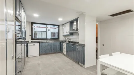 Rooms in Valencia Ciutat Vella - photo 10