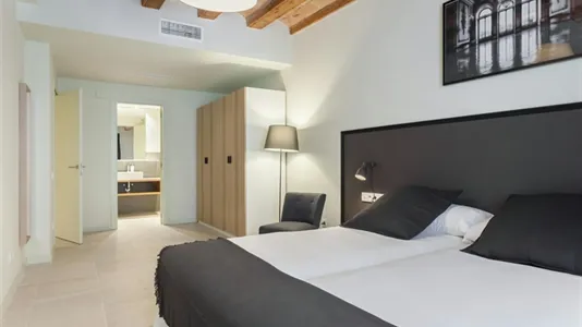 Apartments in Barcelona Ciutat Vella - photo 4