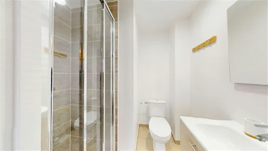 Rooms in Lyon - photo 4