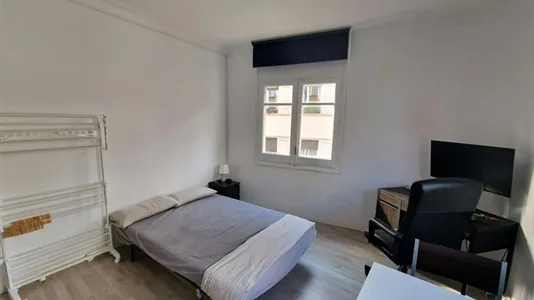 Rooms in Barcelona Sants-Montjuïc - photo 2