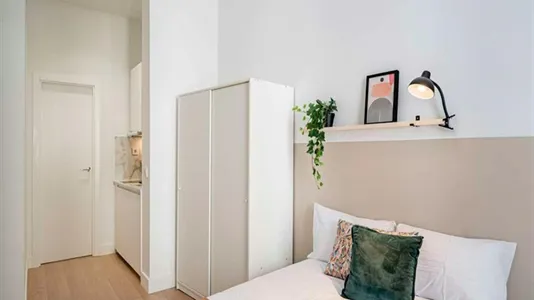 Rooms in Madrid Centro - photo 7