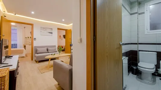 Rooms in Madrid Centro - photo 9