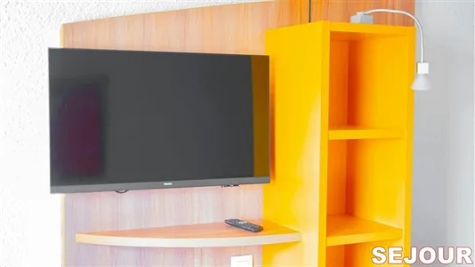 Apartments in Bobigny - photo 6