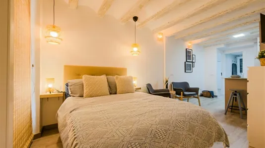 Apartments in Barcelona Ciutat Vella - photo 7