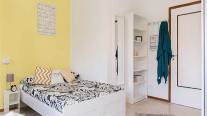 Room for rent in Buccinasco, Lombardia