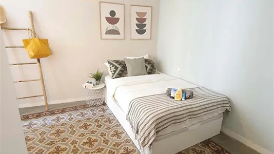 Rooms in Barcelona Eixample - photo 1
