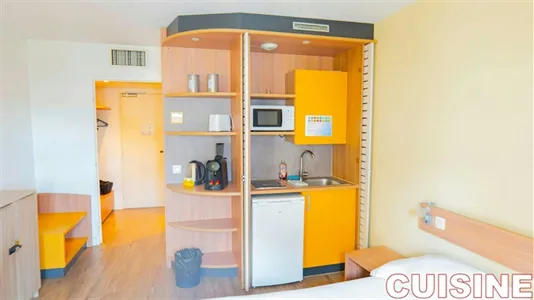 Apartments in Bobigny - photo 9