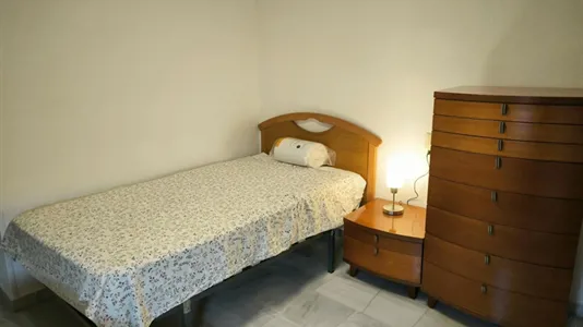 Rooms in Granada - photo 3